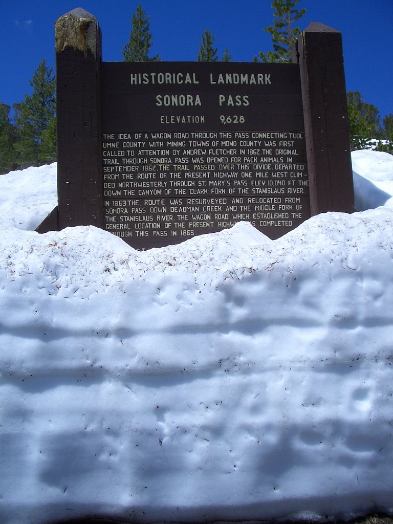 On the way to Yosemite Park: Sonora Pass (2935 m above sea level)