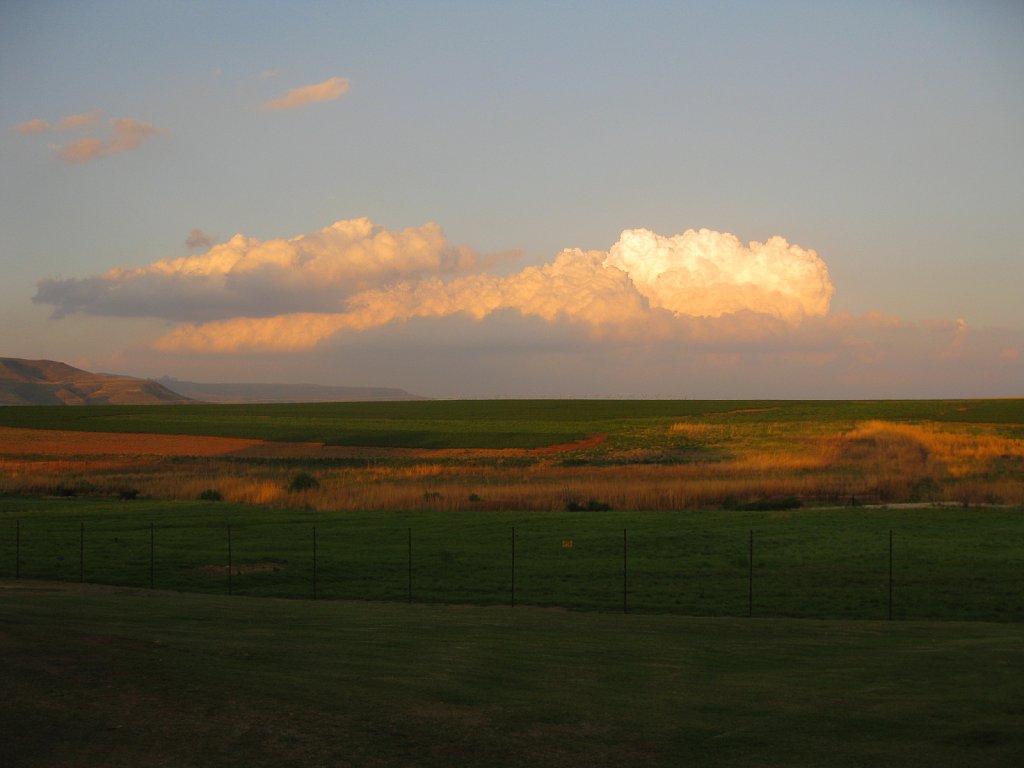 Upcoming thunderstorm in Royal Natal National Park