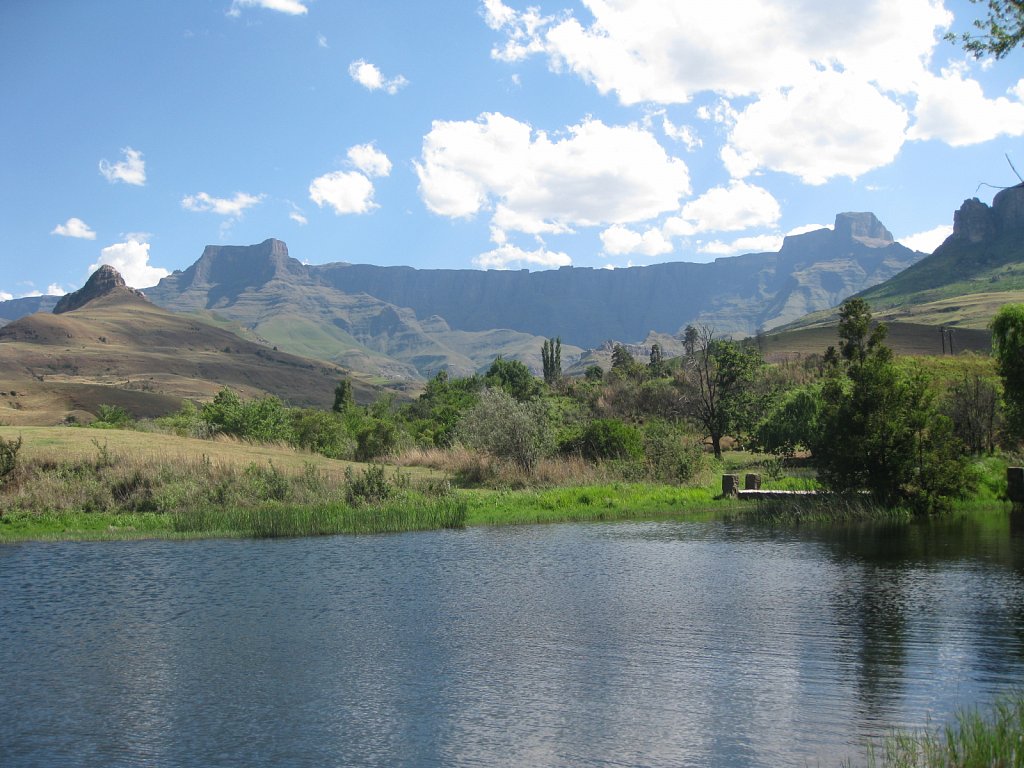 Amphitheatre, Mount Amery (3143 m) and Mount Aux Sources (3282 m)