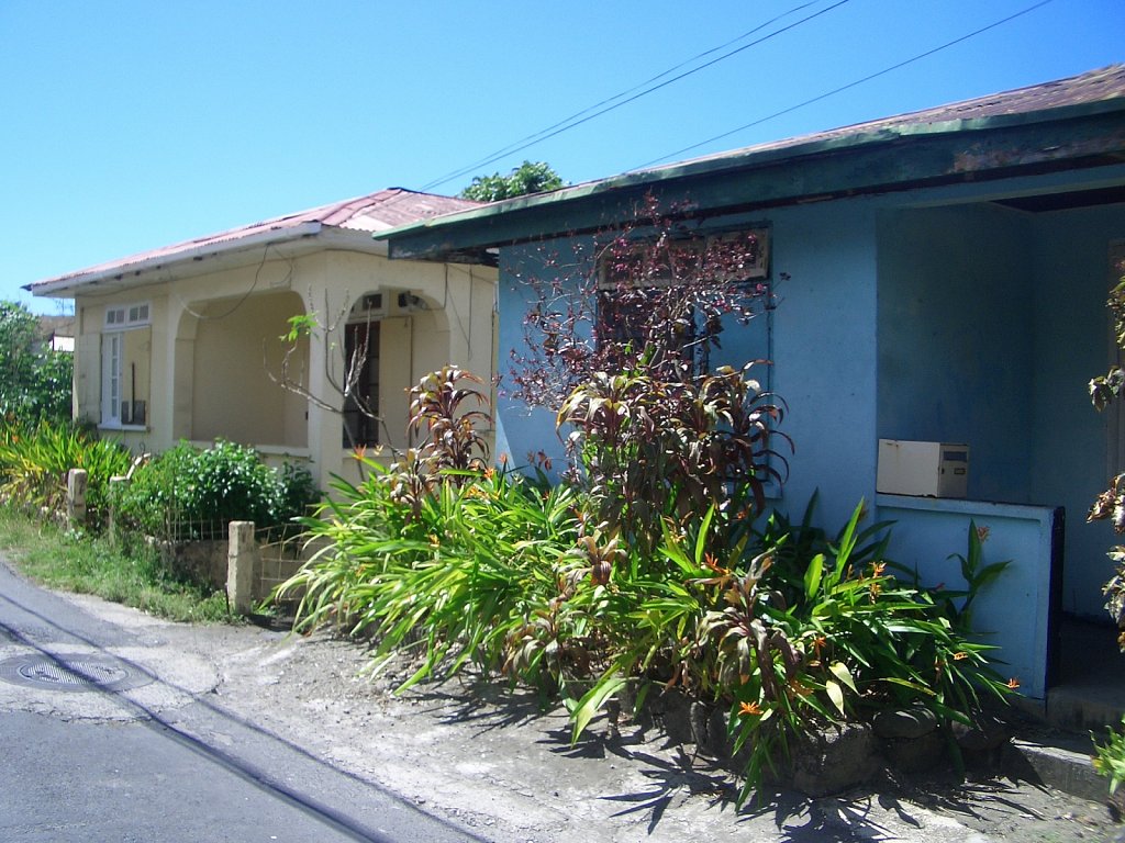 Typical houses in Roseau