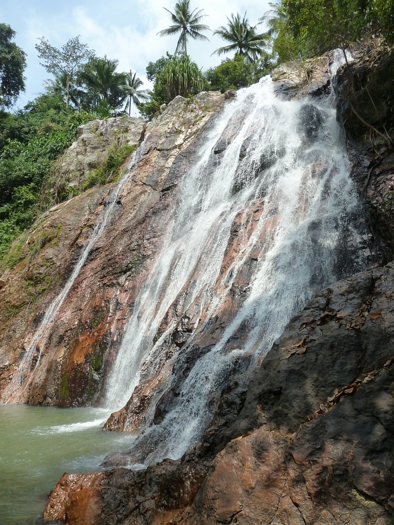 Na Muang Waterfall