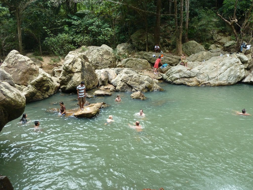 Na Muang Waterfall