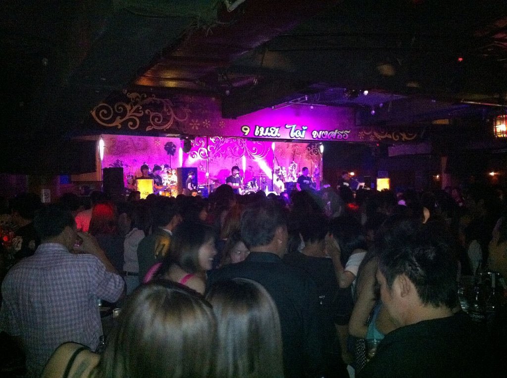 Thai live music at Yellowbird