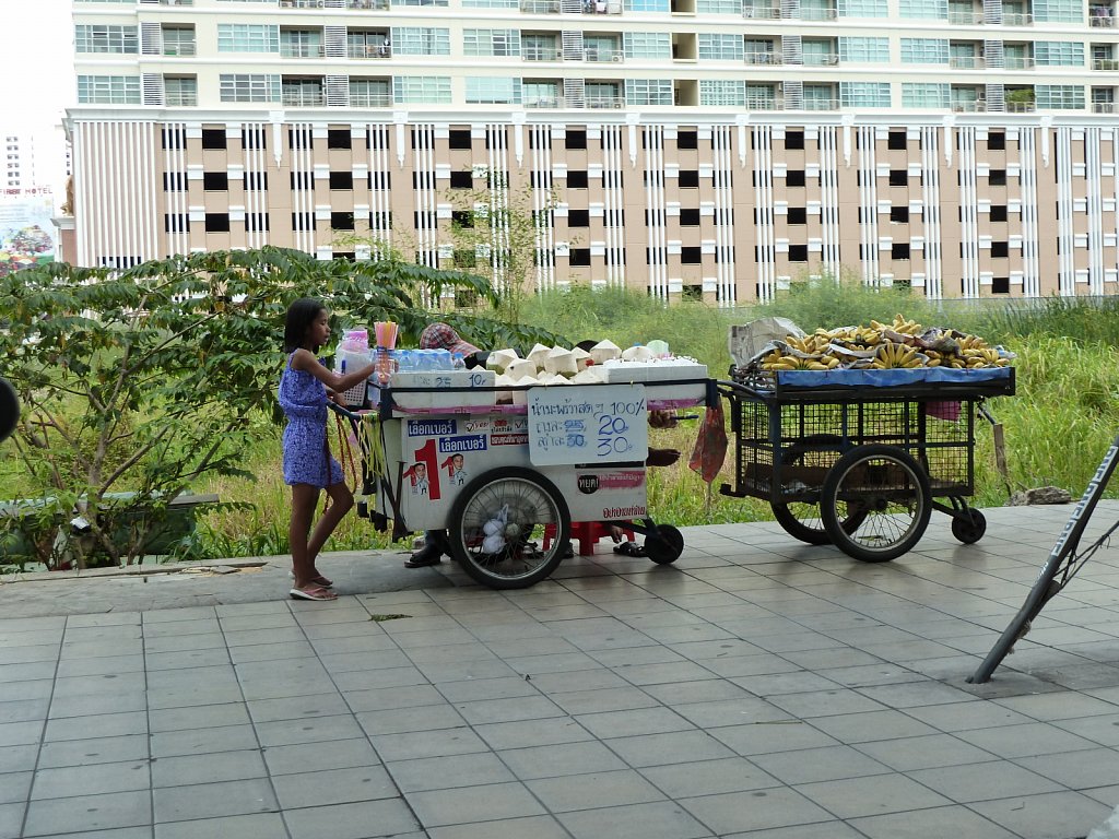 Mobile fruit shop