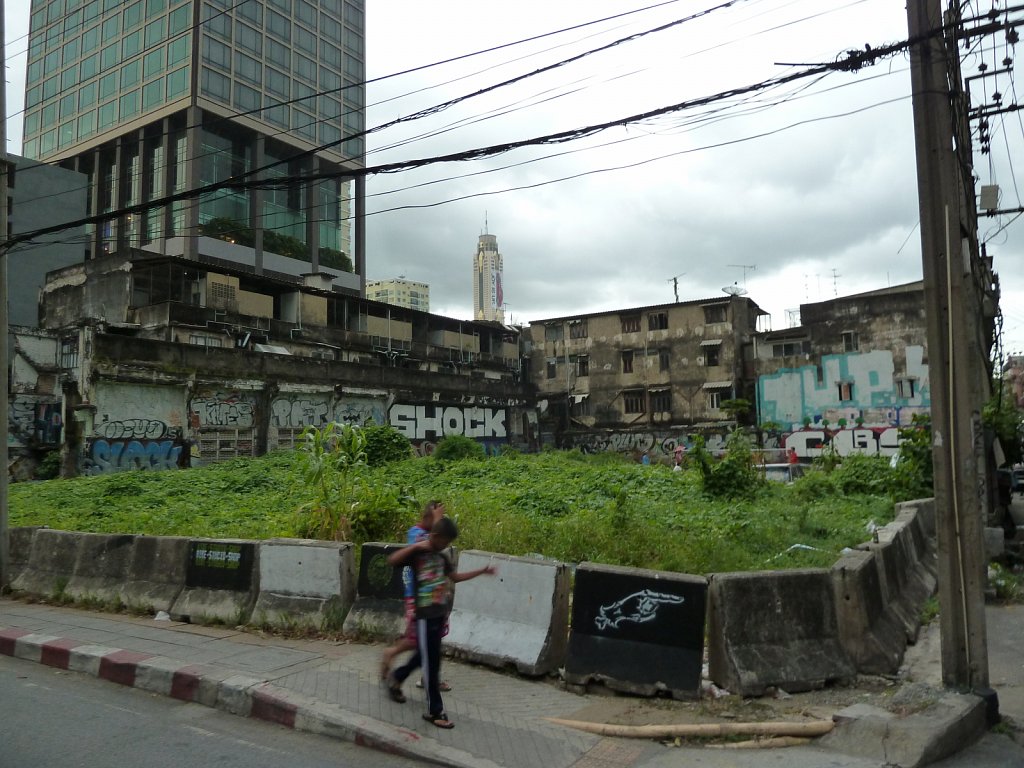 Strong contrast: Area next to Shopping centers