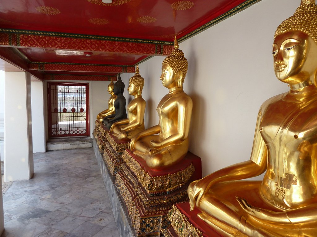 Buddha statues in Wat Pho