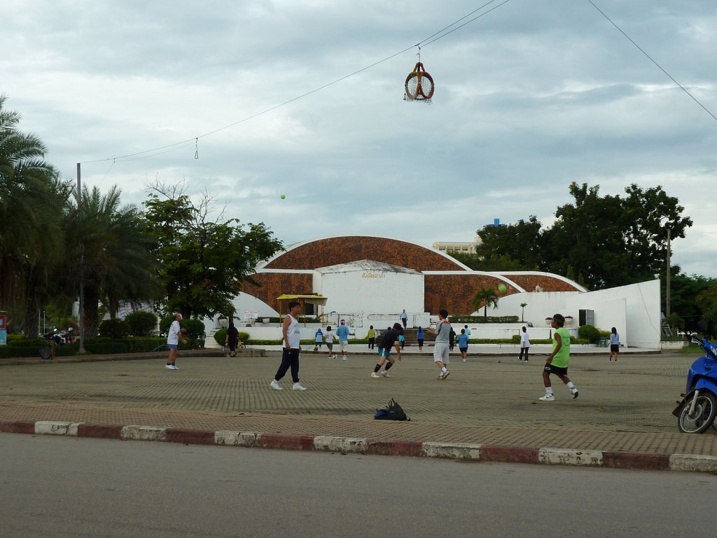 Hoop Takraw players in Nong Prachak Park