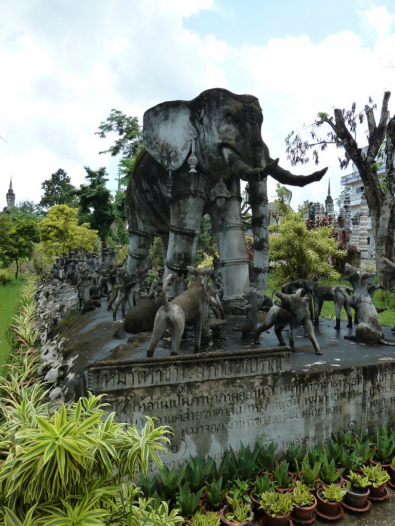 Sculptures in Wat Kaeo Ku in Nong Khai