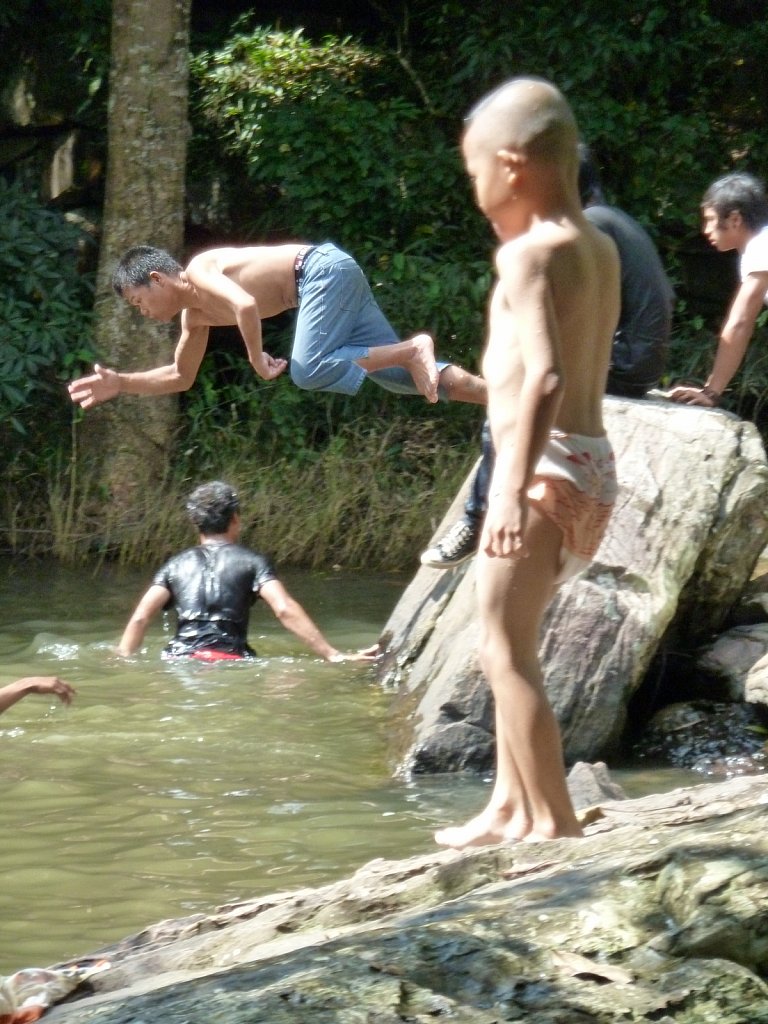 Than Thong Waterfall