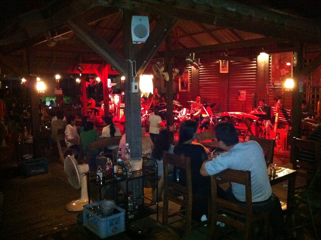 Music band at Keeta Kawee restaurant