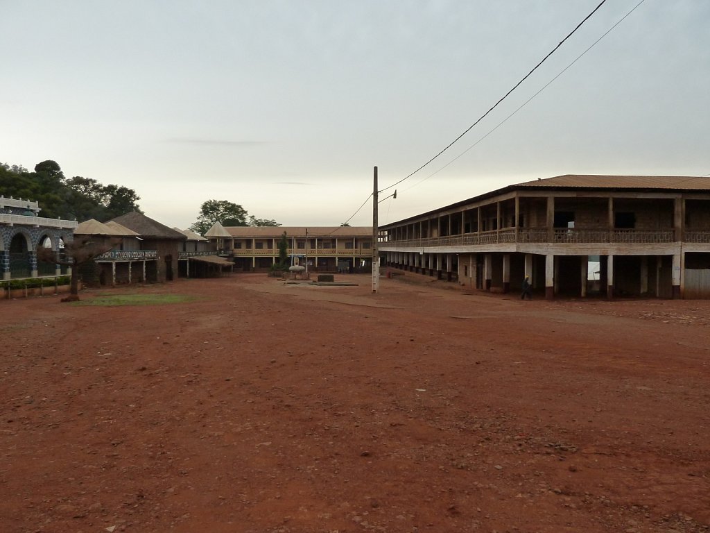 Fon's Palace (enough space for his 60 wifes)