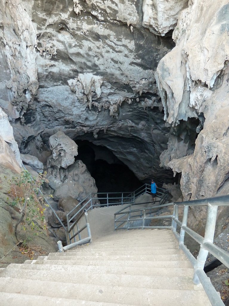 Tham Erawan Cave