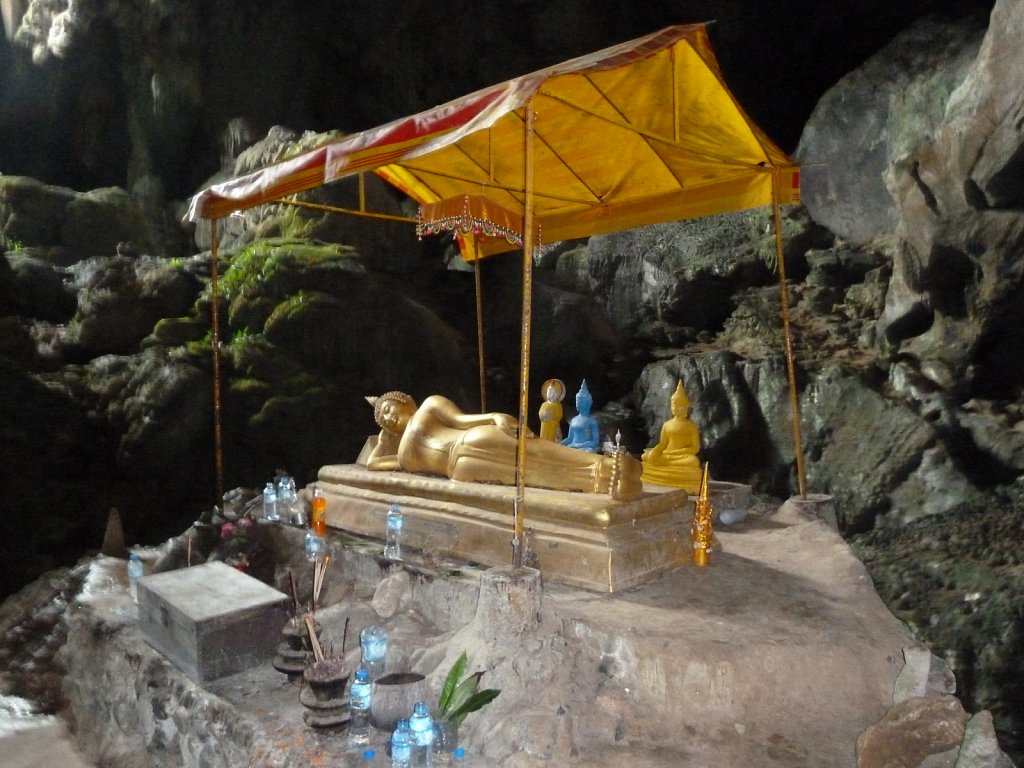 Tham Phu Kham Cave