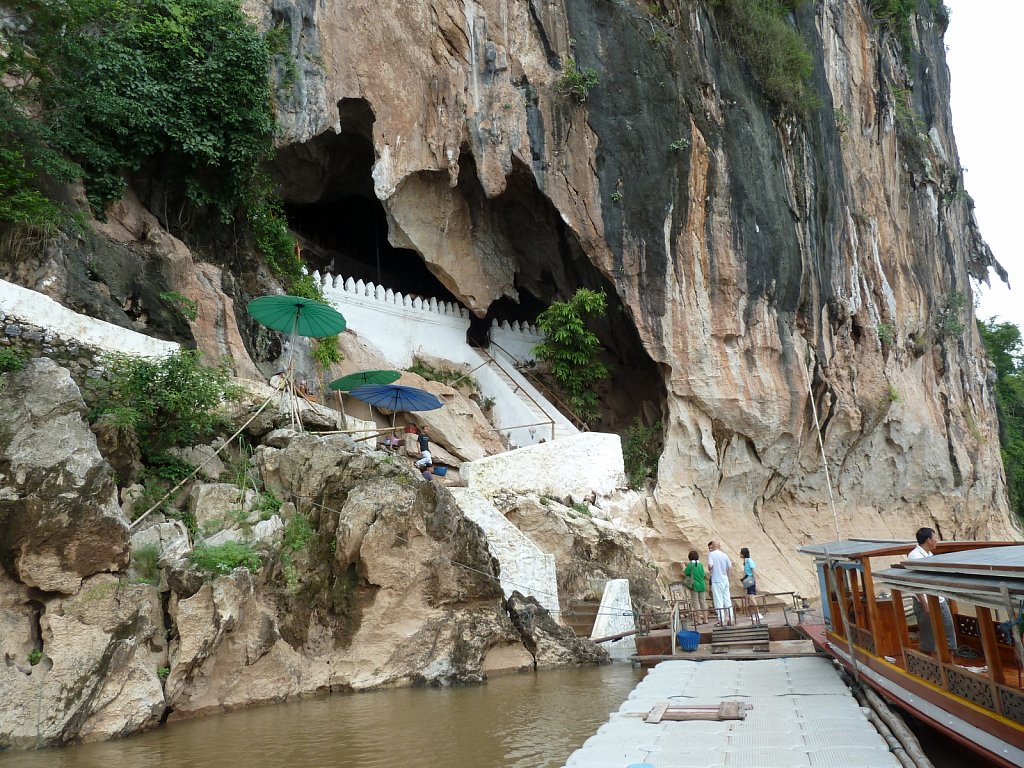 Boat trip on Mekong to Pak Ou cave