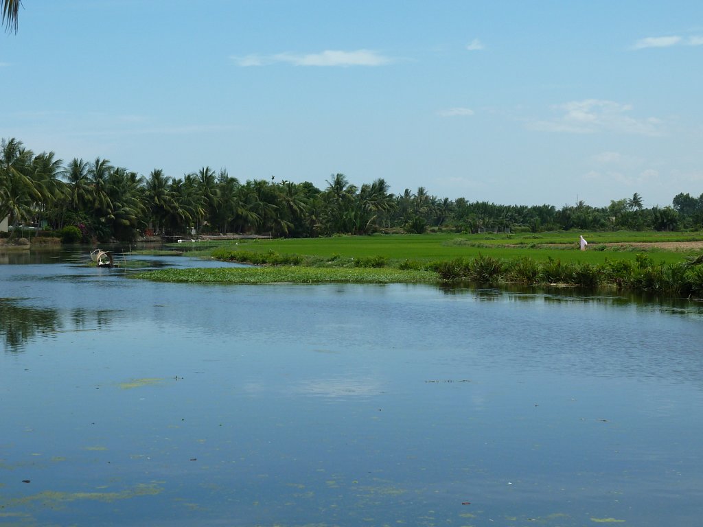 Thu Bon River on the way to the beach