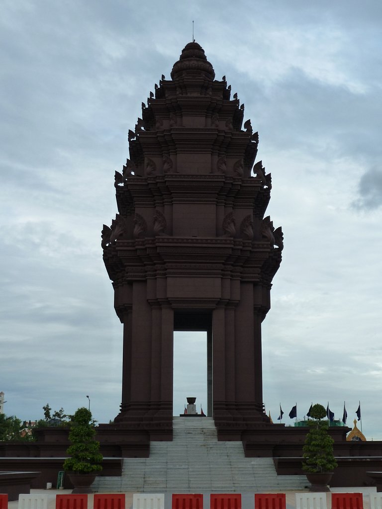 Victory monument in Phnom Penh