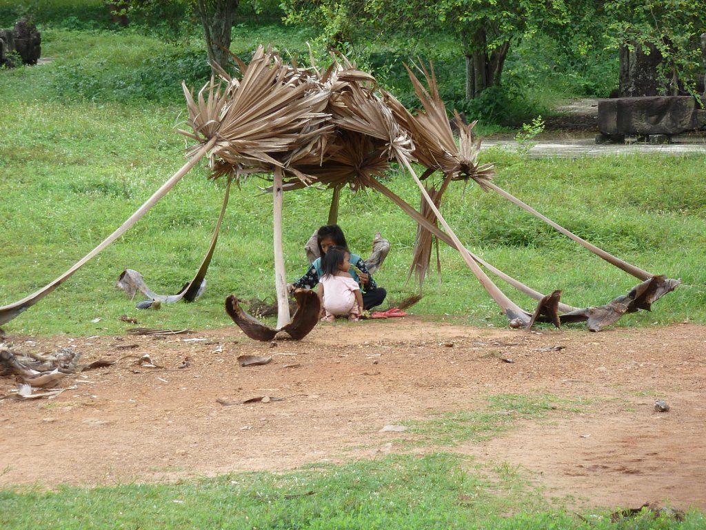 Woman with her child in Angkor Wat