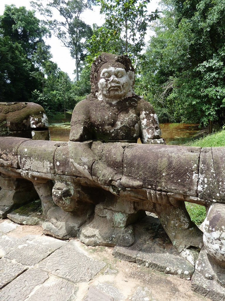 Bridge to Preah Khan temple