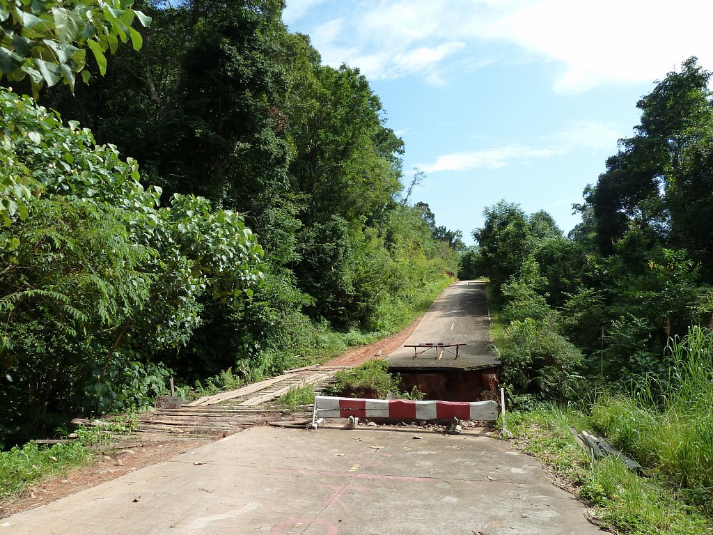 Broken bridge at Ko Chang