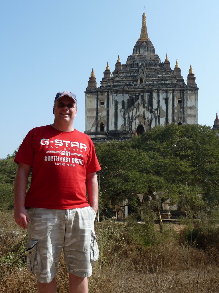 In front of the Thatbyinnyu Temple