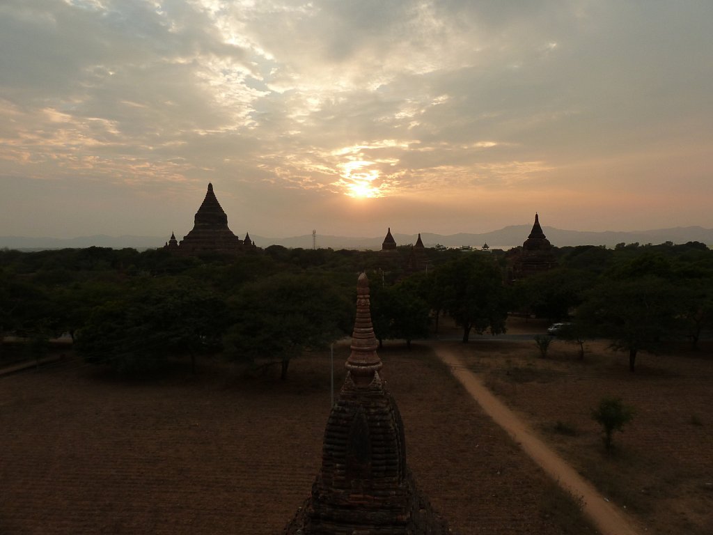 Cloudy sunset in Bagan