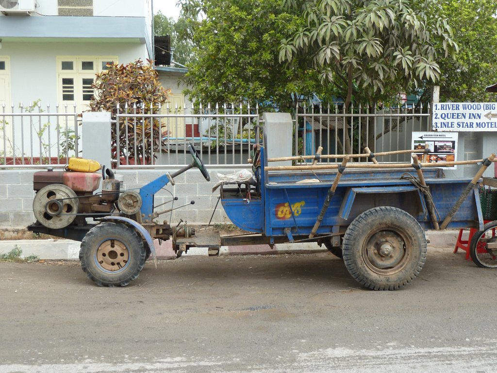 Tractor in Nyaung Shwe
