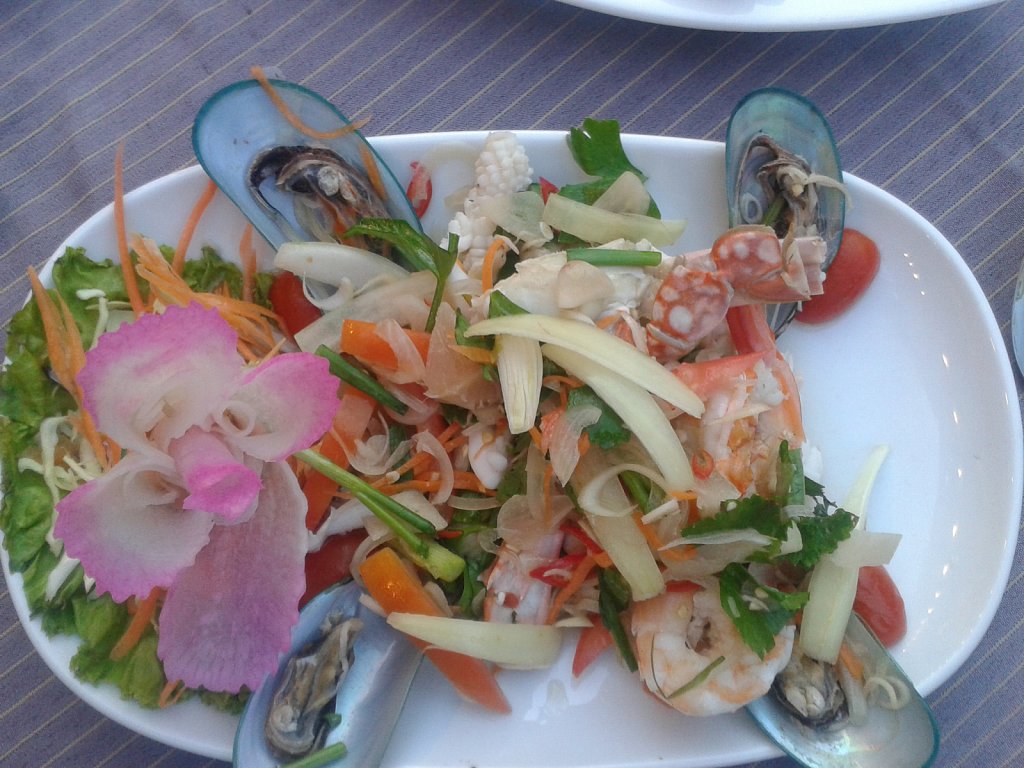 Spicy seafood salad