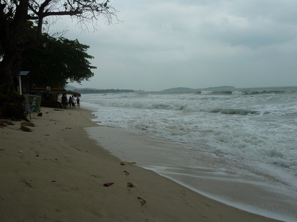 Rain and stormy weather at Chaweng beach