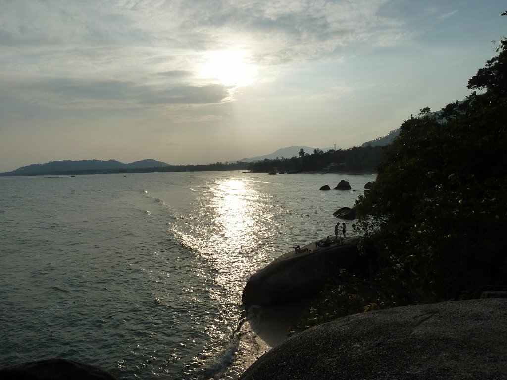 Outlook from Hin Ta and Hin Yai rocks